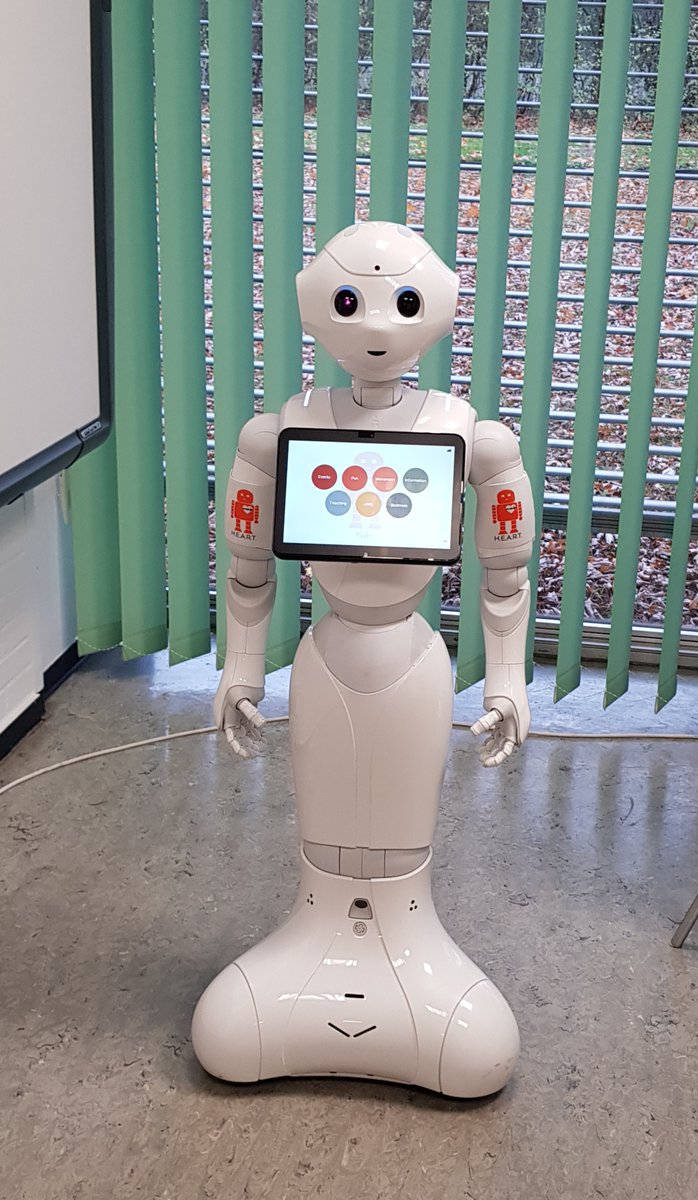 juergen_handke's tweet photo. Morgen mit Journalist @ciffi, @project__HEART YUKI und @HMWK_Hessen Min'in Dorn um 10:30 in Halle 4 bei der #paperworld2020 in Frankfurt. #lernzukunft20: mit Inverted Classroom, Assistenzrobotik und MakerSpaces, nicht theoretisch sondern real an der @Uni_MR . https://t.co/hgY1H1Qz2K
