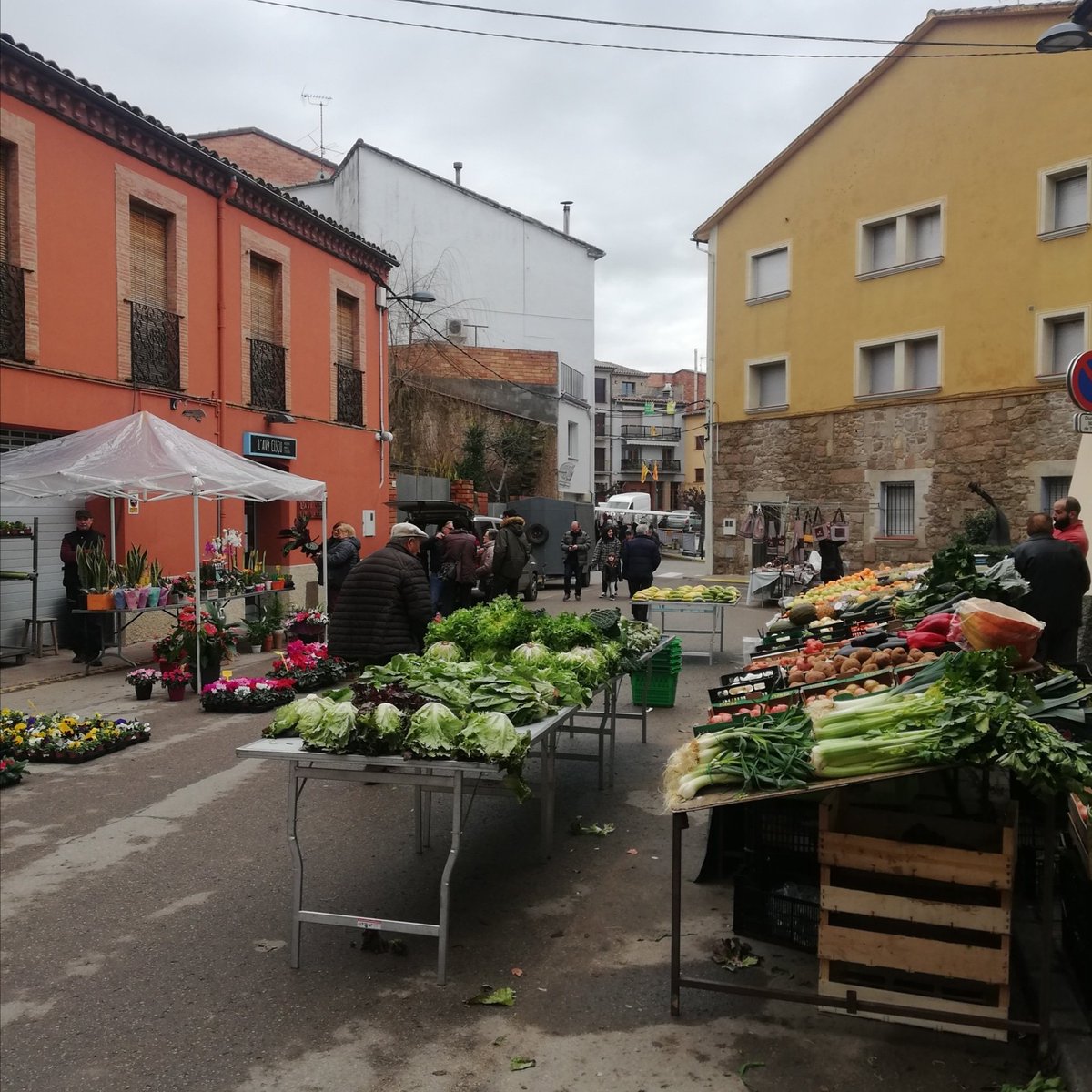 MovemPrats's tweet photo. Prats, comerç de proximitat. Mercat i botigues. #PratsActiu #PratsdeLluçanès #Lluçanès #mercats https://t.co/Bdmtrxn5bN