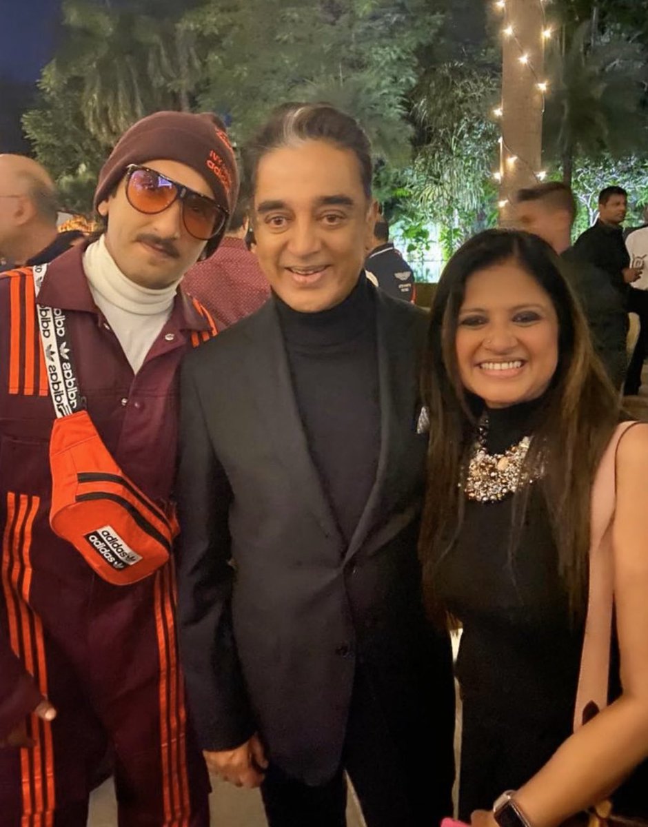 ranveercafe69's tweet photo. Ranveer with @ikamalhaasan and @KrisSrikkanth last night 💝
#83FirstLookLaunch
#83TheFilm #2020April10
tfs @RanveeriansFC https://t.co/t3ljxKZSCR