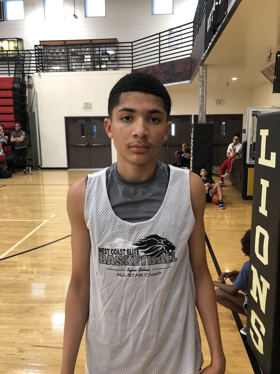 JuliusVElite0's tweet photo. 2024 Jovani Ruff 6’2+ PG has high level ball skills. Plays the right way & doesn’t force anything. Good shooter from 3. Ruff has a ton of upside. Son of Colorado standout James “Mook” Wright. Definitely one of the top PGs in the class. @RyanSilver1 @WCEBball #JrAACamp https://t.co/0cy46IJRJY