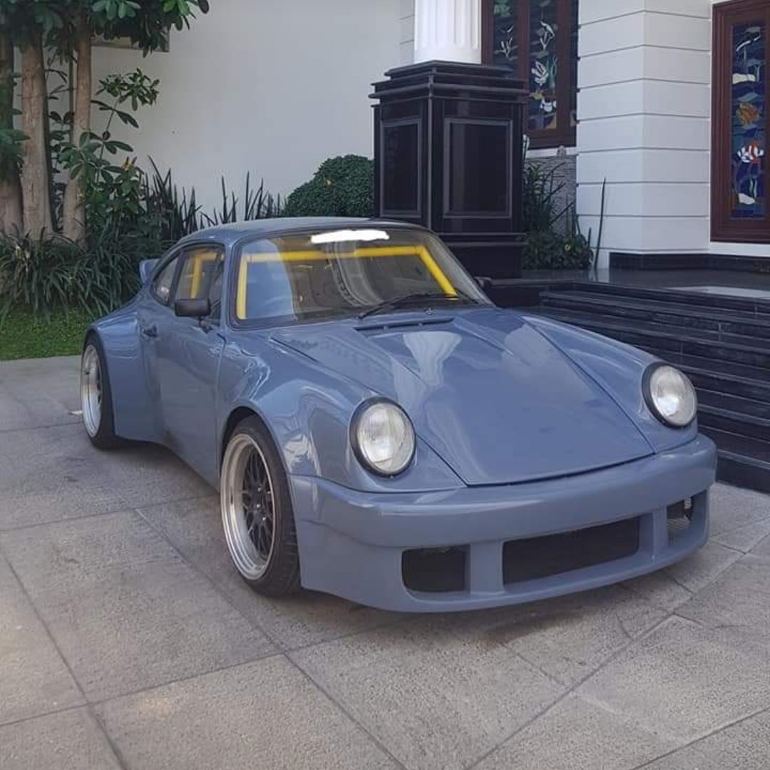 HoldenKlasik's tweet photo. MR90 1992 full convert Porsche 911 930 carrera Kondisi mulus, siap pakai, siap kontes, langka, jadi perhatian orang2 Mesin sehat, bisa d pakai daily sehari-hari tanpa towing Minat WA 082230343403 https://t.co/WEA2sPuIDQ