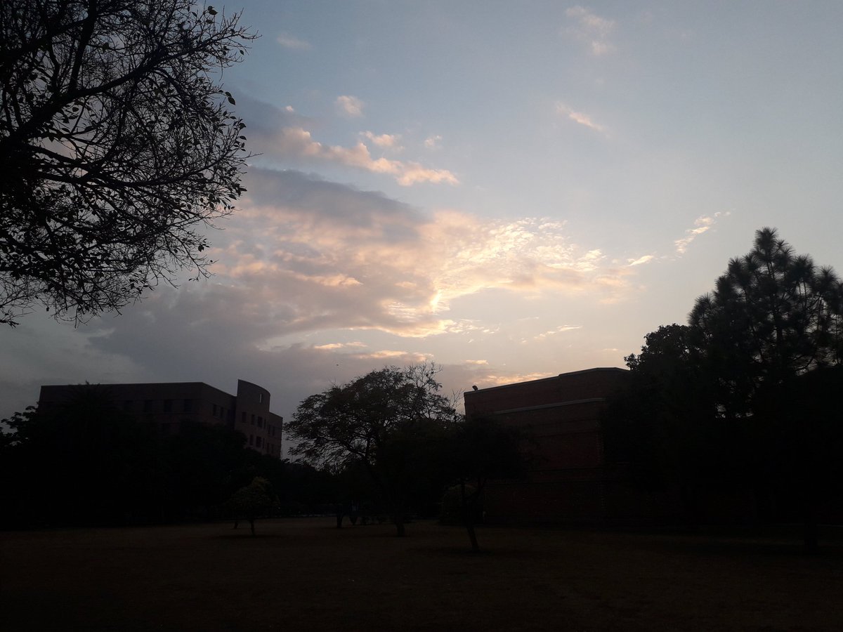 fuzzyrants's tweet photo. Visited LUMS yesterday. Truly a wonderful experience and quite eye-opening too. I wonder what that inherent fault is in institutional settings that makes the environment a vast bubble with its members cut-off from the real world. Even within CSA we're living in the same bubble. https://t.co/oaL3MLScGu