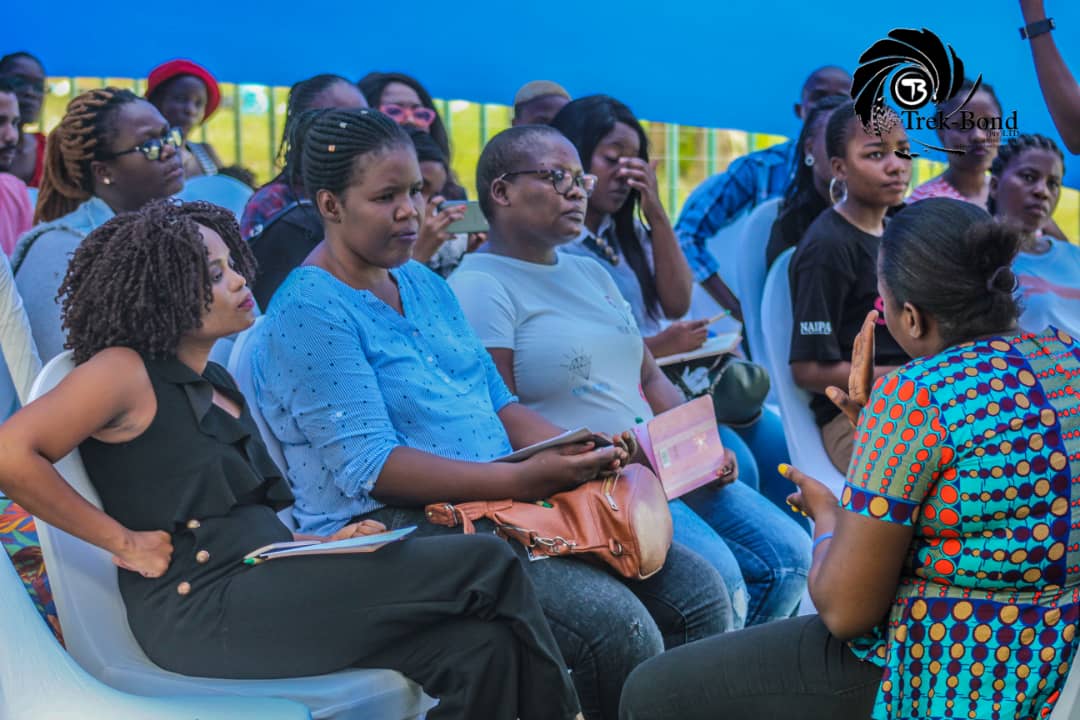 BogoloKenewendo's tweet image. Shout out to the @MolayaKgosi team for delivering #MKsessions #6ds in Maun yesterday. Malebo go ba  Maun, re lebogela kemo nokeng.. le kamoso betsho! #Financialempowerment season just began.. up GC! #20plenty #weBuild #StrongerTogether