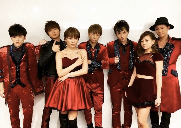 ｉｋｕｙ Twitterissa 同じ赤衣装なのに帝王 女帝感がパワーアップしすぎてて尊い a adometour