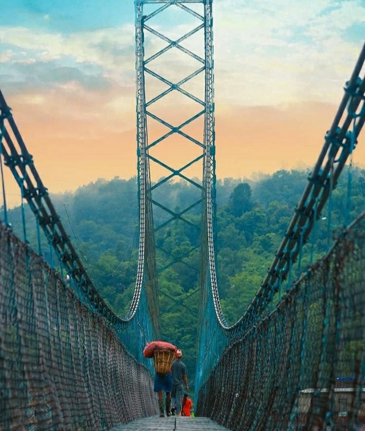Suraj_arl's tweet photo. Suspension Bridge In Syangja😍
PC:-@SUROJ_ArL.
#routineofnepalbanda #ronb #RONBUPDATE #NEPAL #VISITNEPAL2020 #VISITSYANGJA #EXPLORINGNEPAL #NATURE #BEAUTIFUL #SYANGJANATURE #BEAUTYNEPAL #MEROSYANGJA https://t.co/KjSfIhEfUr