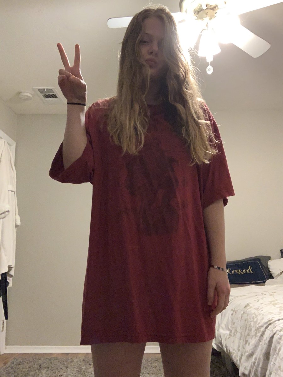 lemonssecret's tweet photo. Shiiit lemme hop on this trend too https://t.co/K80bbU9x3W