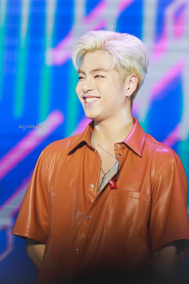 The only human who can make my day better © on pic #JUNHOE  #iKON  #아이콘 #구준회  #준회  #ジュネ