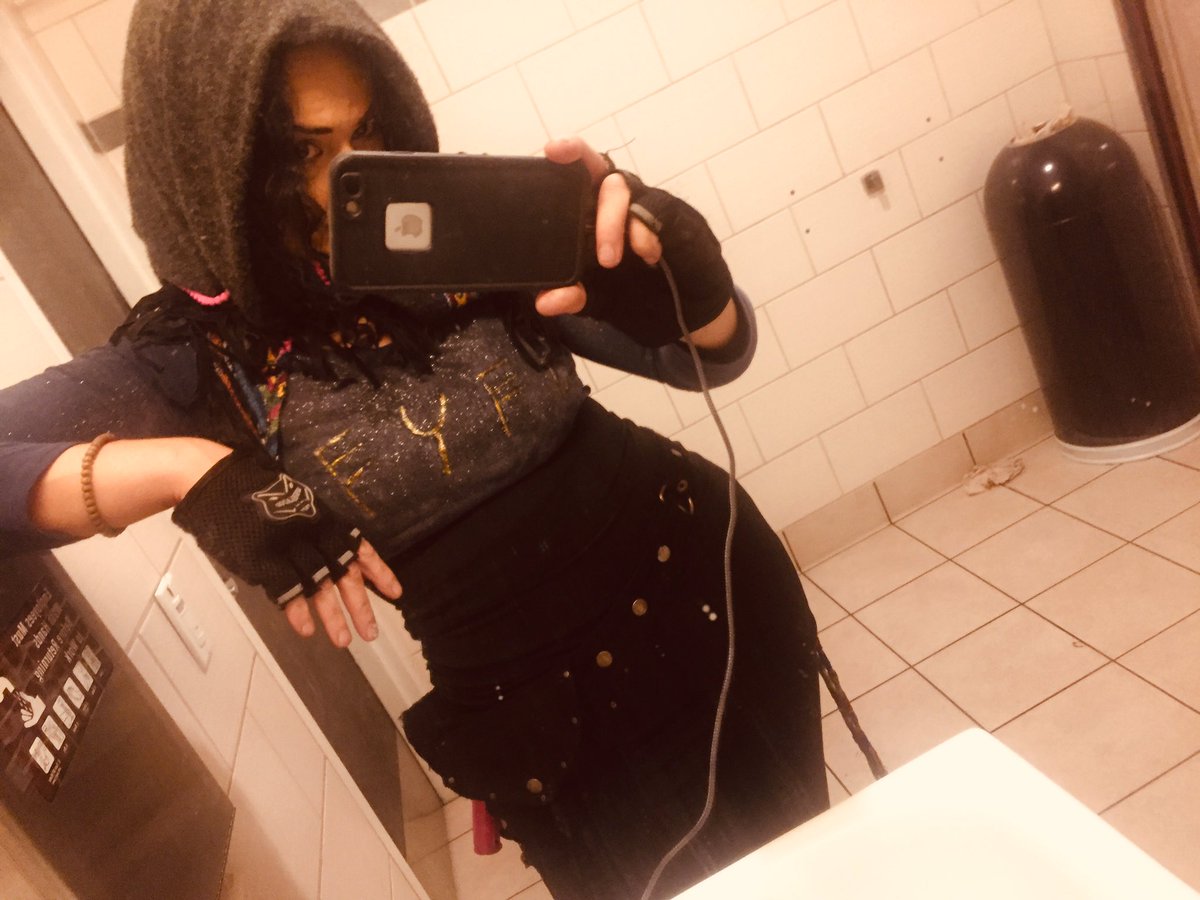 AcColato's tweet image. Being poor does a body good. Praise YaHaWaH ALMIGHTY!