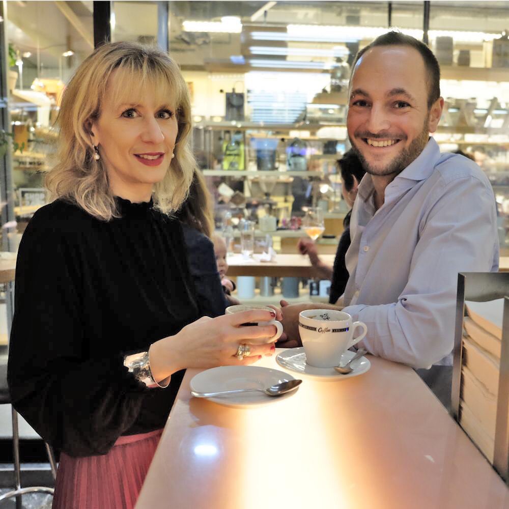 MathiasReynard's tweet photo. Avec @seilergraf, nous sommes candidat-e-s à la co-présidence du @PSSuisse. Nous voulons nous engager avec passion et humilité, au service de valeurs.
Pour une présidence complémentaire et représentative.
Pour un PS populaire, au discours clair et combatif ! https://t.co/UT9nhvniUB