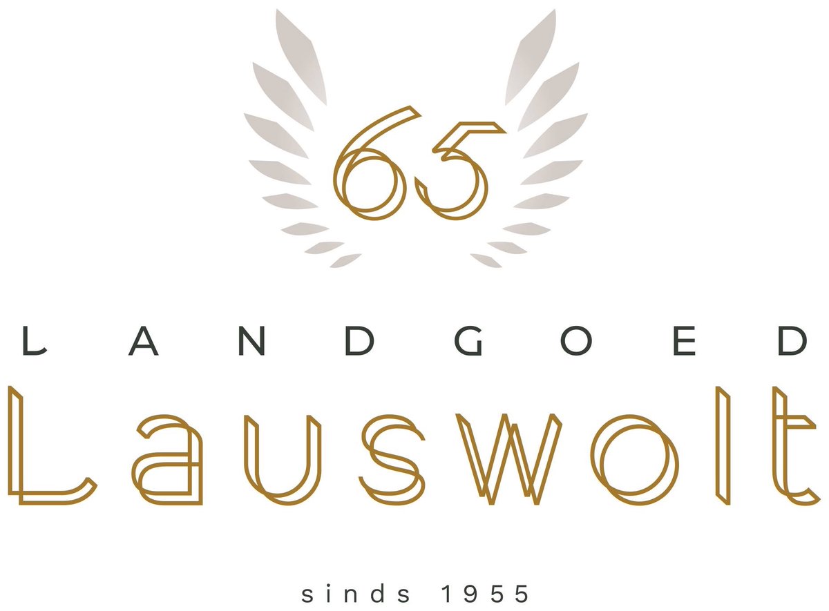 we met de viering van de 65ste verjaardag. Vanmiddag is er een reünie waarbij 150 “oude” nieuwe medewerkers zullen zijn.
Het hotel is vandaag gesloten voor gasten. Excuus voor ongemak. Maar we zullen het ook voor u in het nieuwe jaar meer dan goed maken.

Hiep hiep hoera!!!!