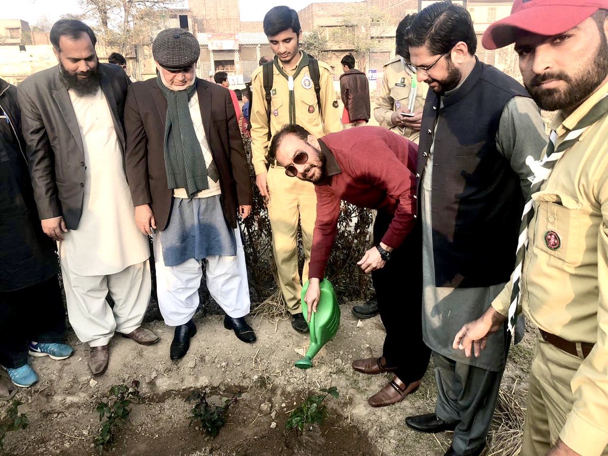 RaoMudasarAfzal's tweet photo. #CleanNGreen Pakistan !
Green Pakistan tree plantation ceremony !!
Planting trees at the compound #IstaqlalAbad kaloni as a symbol of promotion of greenery in Pakistan
Thanks #Team #JagoSargodhaJago https://t.co/SwVHksFT4v