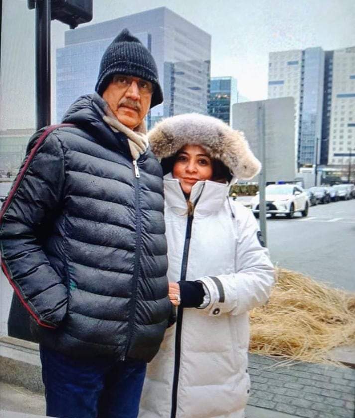 maferozi's tweet photo. غریب عوام کےارب پتی حکمران.
٩٨فیصد مظلوم عوام کی جنگ لڑتے لڑتے خود ٢فیصدایلیٹ کلاس کاحصہ بن گئے.متوسط طبقے سے تعلق رکھنےکے دعویدار سیاستدان..کراچی کے عوام کو منہ چڑارہے ہیں کیاتھا انکے پاس جب ایم کیو ایم میں آئے تھے..
#MQMpk #mayorkarachi #dirtypolitics #Savekarachi #Thinkb4vote https://t.co/ozEF9I7U7C