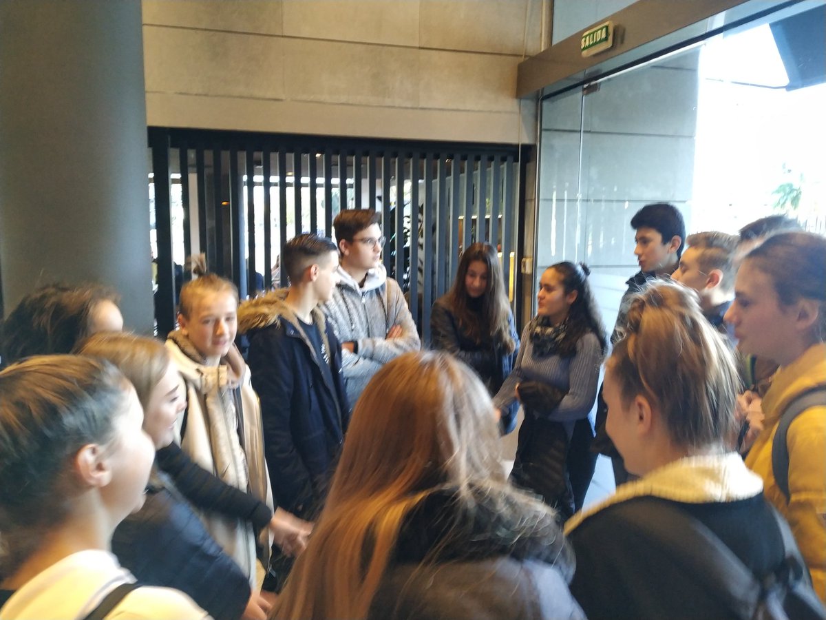 eschoolgarden's tweet photo. Our students from @SmartnoSchool  Slovenia are already here!! They will enjoy this week with @LaPurisimaValen students as part of the mobility of our project @eschoolgarden 
@EUErasmusPlus @Erasmus_Project 
#megustamicole #Europa #intercambios https://t.co/0QPZis5nUc