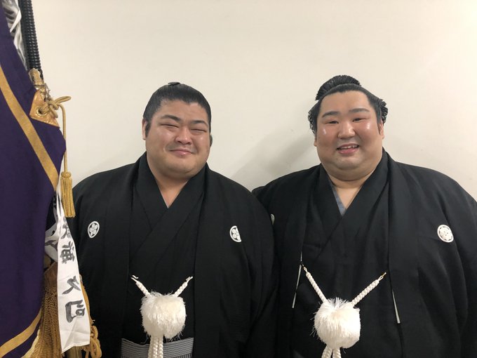 EPMv0JDU0AAnrGL?format=jpg&name=small