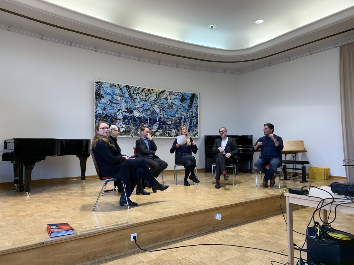 frenezulejo's tweet photo. Discussion „Weltmusik – das Eine und der Rest“ w/Antje Valentin, Birgit Ellinghaus, Norbert Koop, Tugrul Türken, Inga Sponheuer & @UdoDahmen just started - part of @Popakademie_BW #WorldMusic & #PopMusicDesign #roadshow #NowHappening https://t.co/dhjYwNaFoQ