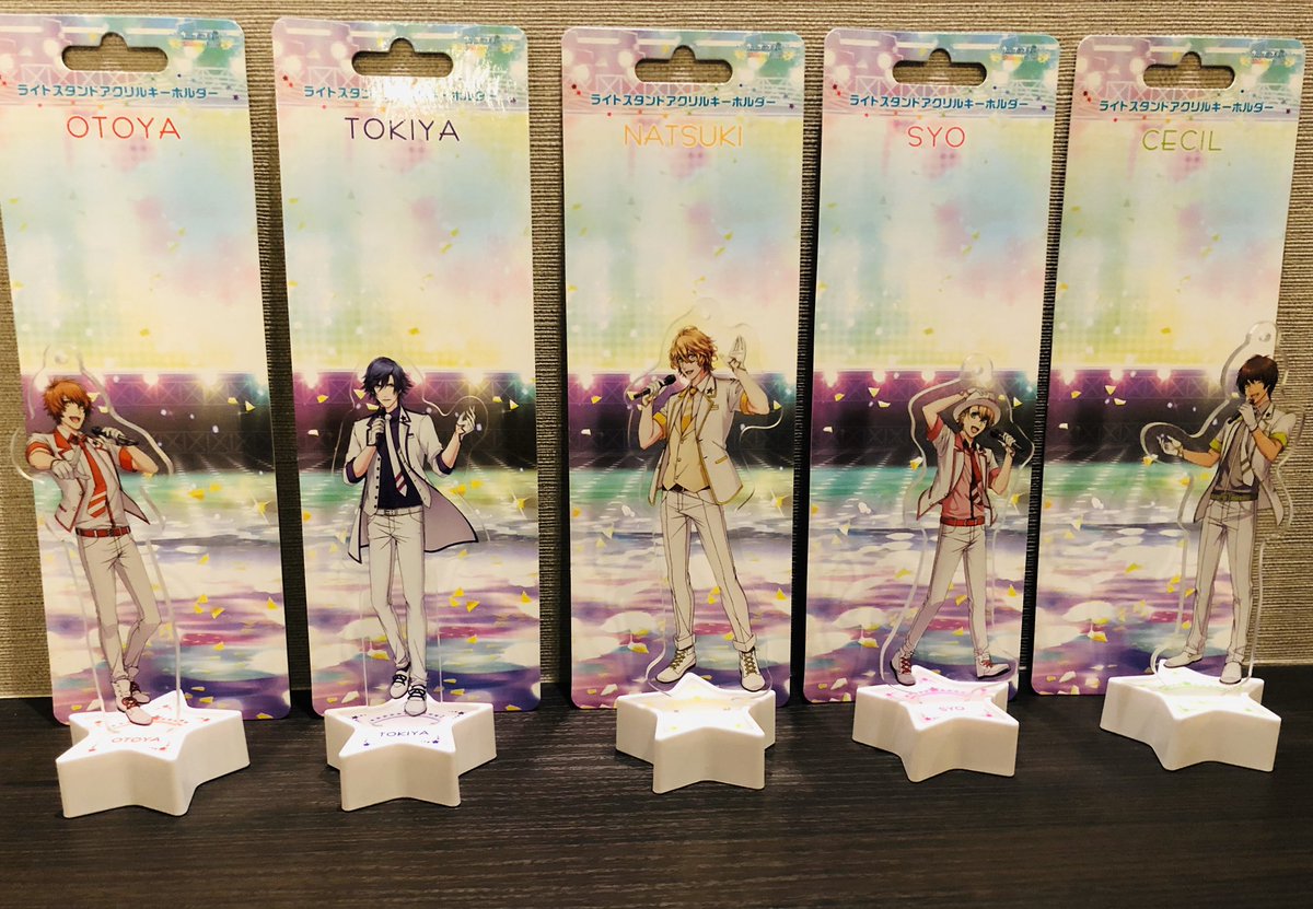 聖川家の執事 りん蔵 聖川 真斗forever 譲渡 うたプリ シャニライ ライトスタンドアクキー 譲 音也 那月 トキヤ 翔 セシル 求 1 100 個 かなり前のグッズですが欲しい方いらっしゃいますか ショーケースで飾ってました 固定ツィの白黒イベント