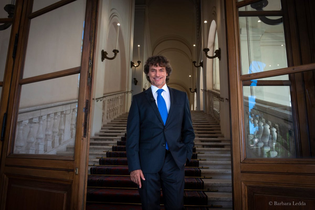 Raiofficialnews's tweet photo. Il viaggio di @albertoangela tra le #Meraviglie d'Italia chiude con oltre 3,6milioni di spettatori.
Molto bene #LeParole della settimana su @RaiTre.
Oltre 2milioni per #LineaVerdeLife e #LineaBianca ➡️ https://t.co/wJPqNATh7M
#AscoltiTv https://t.co/wHF1nTlk2C