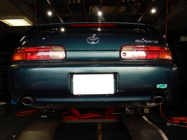 ｆｉｔコーポレーション ３０ソアラのタイヤ交換です これなんと マニュアル車です ソアラは久しぶりに動かした 今 乗ってもやっぱりいい車ですね ドアの開き方がバブルな時代を感じます T Co Qxommyxqwu ソアラ タイヤ交換 ホイール