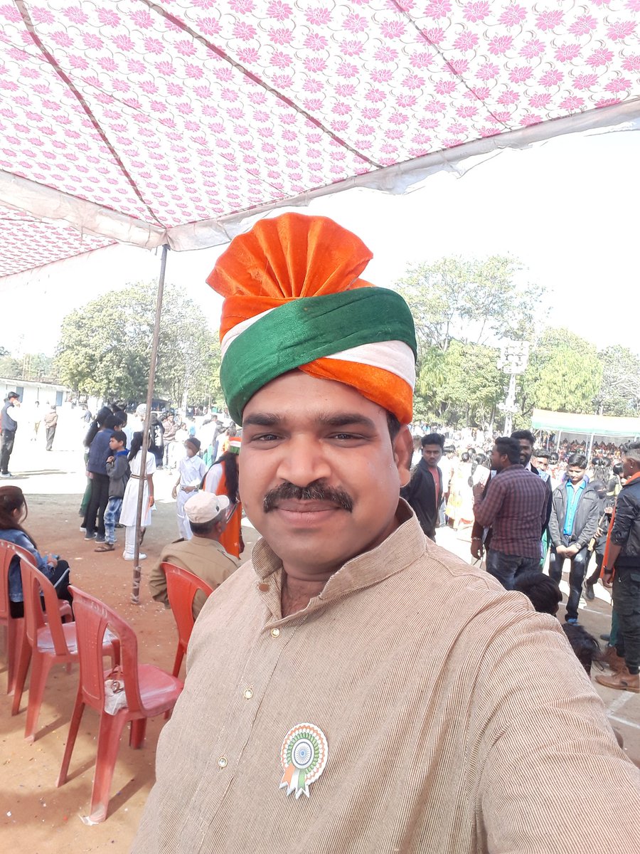Anuj_Singh34's tweet photo. मेरी प्यारी बेटी आरुशी संग तिरंगा 🇮🇳🇮🇳🇮🇳
#MeriShapath
@aditi_tyagi जी जयहिन्द 🇮🇳
#RepublicDay2020 https://t.co/ZOPrurDYR7