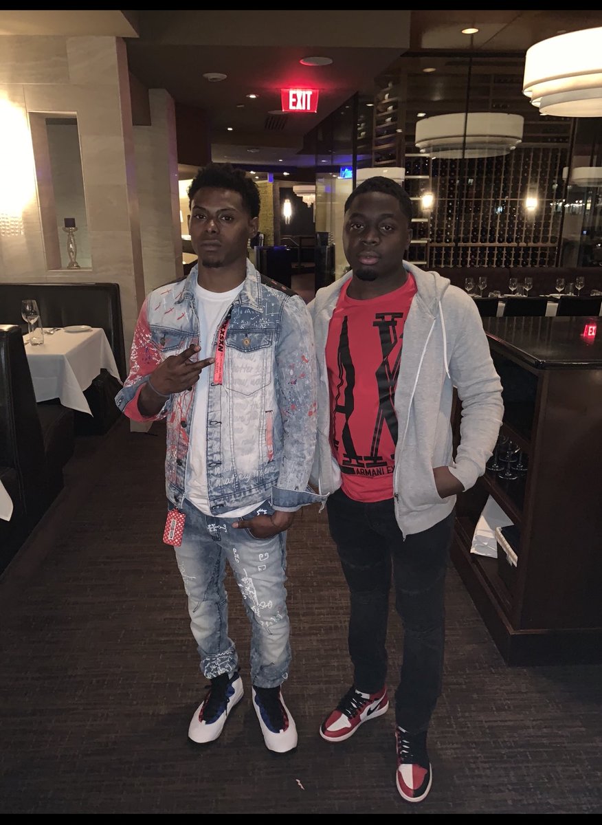 ThatBoyBrad_'s tweet image. Happy birthday to my boy I real life sit in think about you everyday wishing you was still here I love you forever dude  #YungCeo #MBK #25 @_ThatBoyEarnest