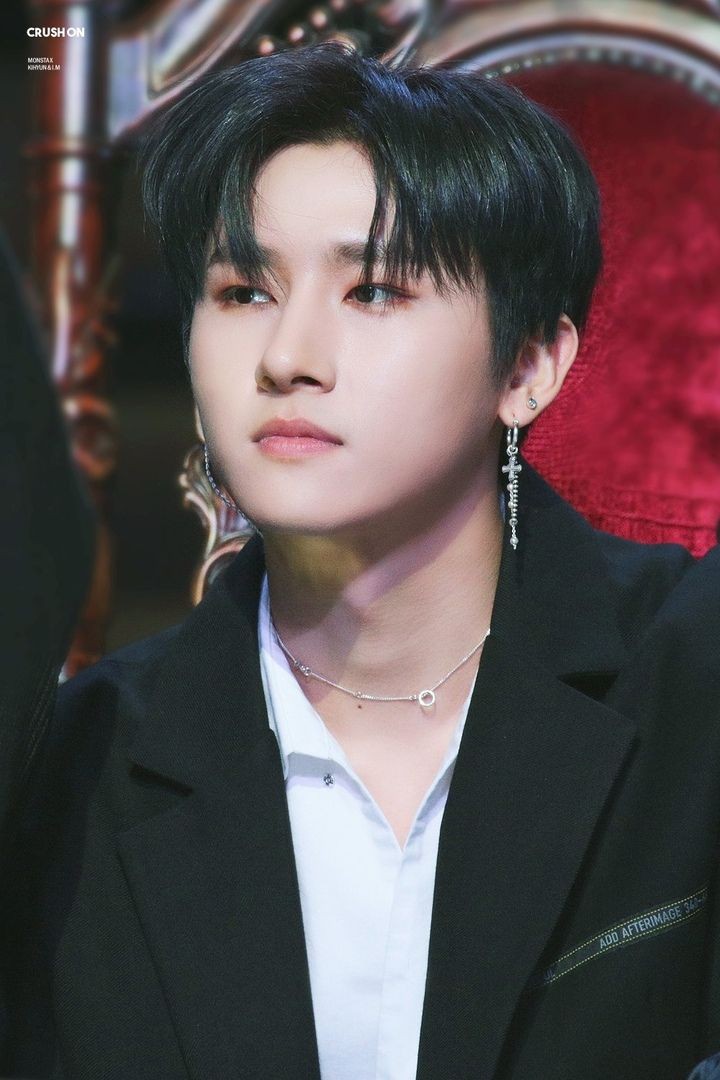CamilleCac's tweet photo. Joyeux anniversaire changkyunieee 😍😍😘😘🎊🎉🎉💜💜💜#HBDtoIM https://t.co/tQQ0Haxkx3