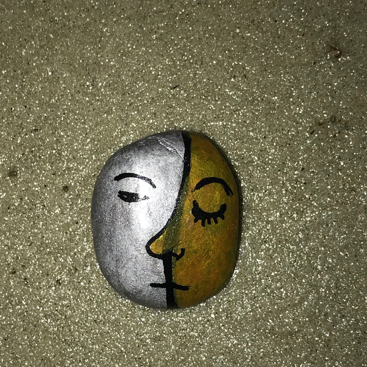ClaireCookwrite's tweet photo. I love the #SSIrocks project! I found my first painted rock at the gym this week, then left it on the St. Simons beach this morning for someone else to find and enjoy. Do you have painted rocks hidden where you live? https://t.co/7PCvo5js3t