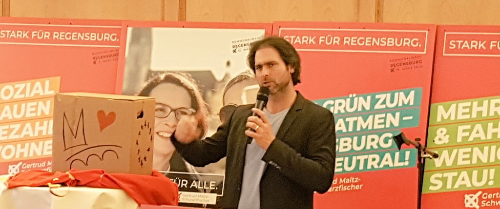"Den #Fortschritt nutzen, den #Menschen &amp; der Gesellschaft nützen, und etwas mehr #Europa bauen"

Jahresempfang der #SPD #Regensburg mit der Bürgermeisterin #GertrudMaltzSchwarzfischer 
&amp; <a href="/seaeyeorg/">Sea-Eye</a>-Gründer #MichaelBuschheuer

#EineFürAlle #StarkFürRegensburg #Kommunalwahl2020