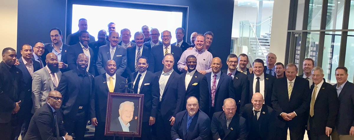 MertonHanks36's tweet photo. Great to see so many @uiowa @TheIowaHawkeyes, @MeanGreenSports , @SMUMustangs  alumni and supporters at the memorial service of Coach Hayden Fry. Truly a historic evening with a galaxy of NCAA and NFL coaches, players and administration paying respects. https://t.co/AVUKFYfyrn