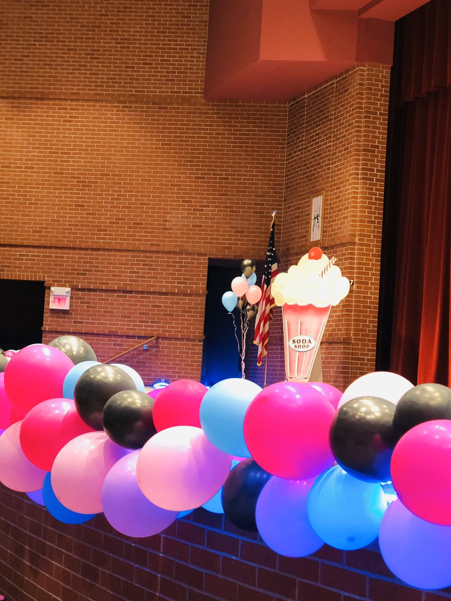 stuco_high's tweet photo. STUCO had a very productive week, getting things done in preparation for our 2020 Winter Royalty dance. https://t.co/iW5KhIQIdv