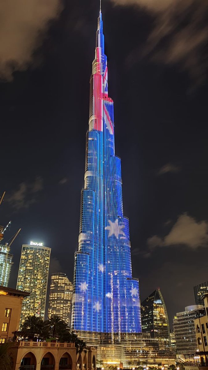 australiaatexpo's tweet photo. Australians in the UAE are touched to see such a beautiful gesture of friendship as the #AustralianFlag was displayed on @BurjKhalifa tonight in celebration of #AustraliaDay. 
@dfat @Austrade @TheDubaiMall 
#GdayExpo2020 #Expo2020 #Dubai #AusAtExpo #AustralianPavilion #friendship https://t.co/fywxVYZhpY