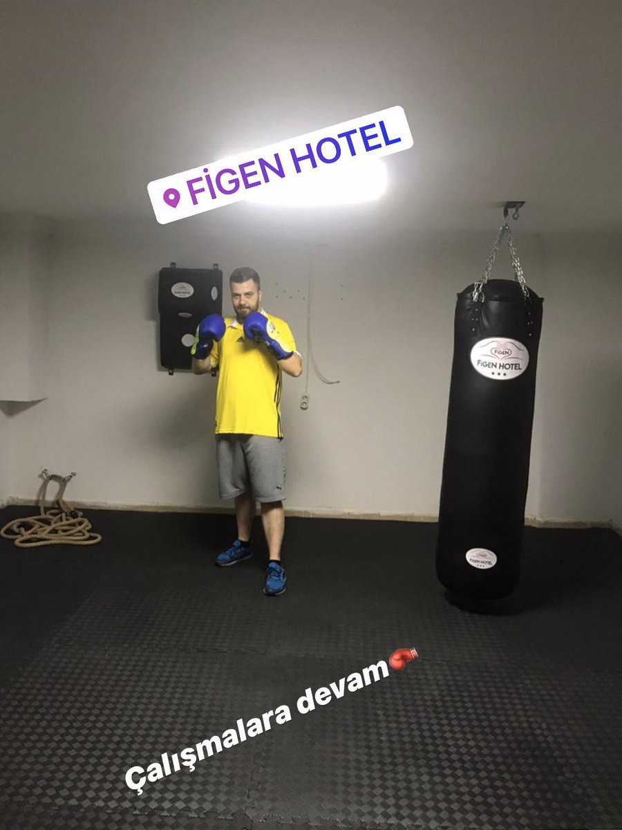 HalilKahya8's tweet photo. #tatil😎 #bitimi 🧿
#çalışmayadevam 🥊🥊
#kickboks #boxing https://t.co/BoRS2PZl9y