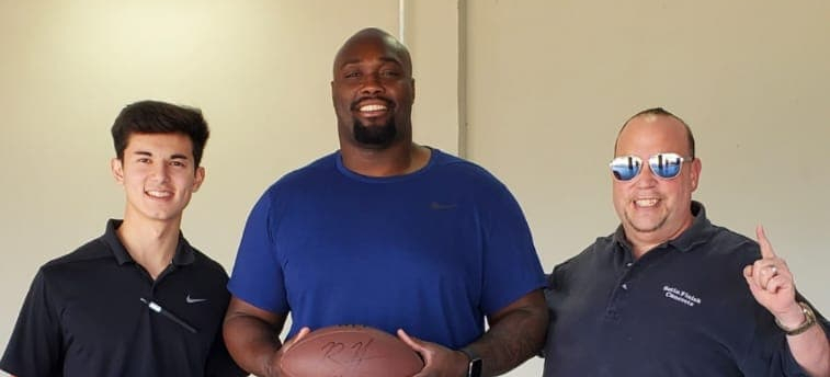 It’s Another Touchdown For The Satin Finish Concrete Crew! – As They Install Show Stopping Epoxy Floors For NFL Star Rodney Hudson peterajello.wordpress.com/2020/01/26/its…