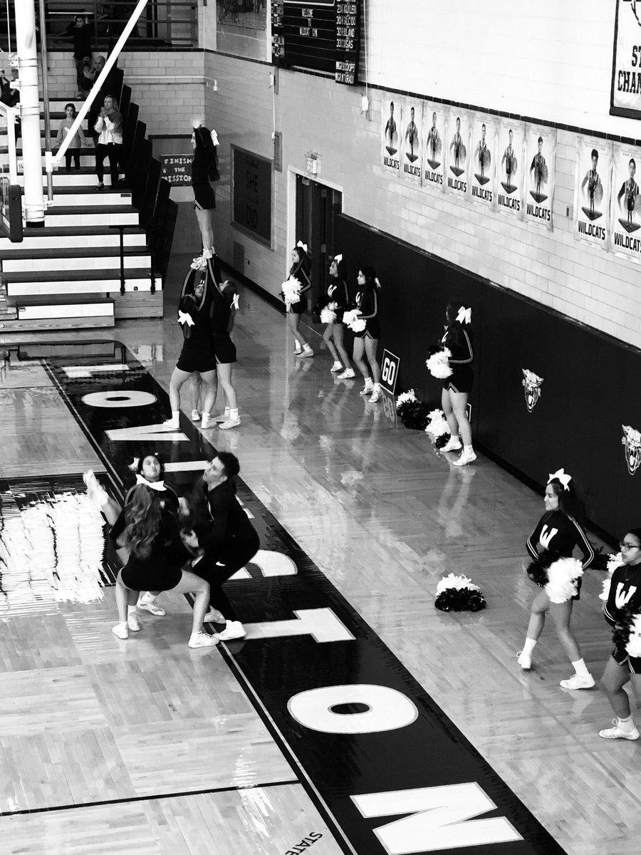 pam_quinones's tweet photo. Congratulations to our LHS Cheer Team in taking 1st at Artesia Invite.   So proud of you!  #weseethree #ontheroadtoanotherblue https://t.co/ATcmJcmSUK
