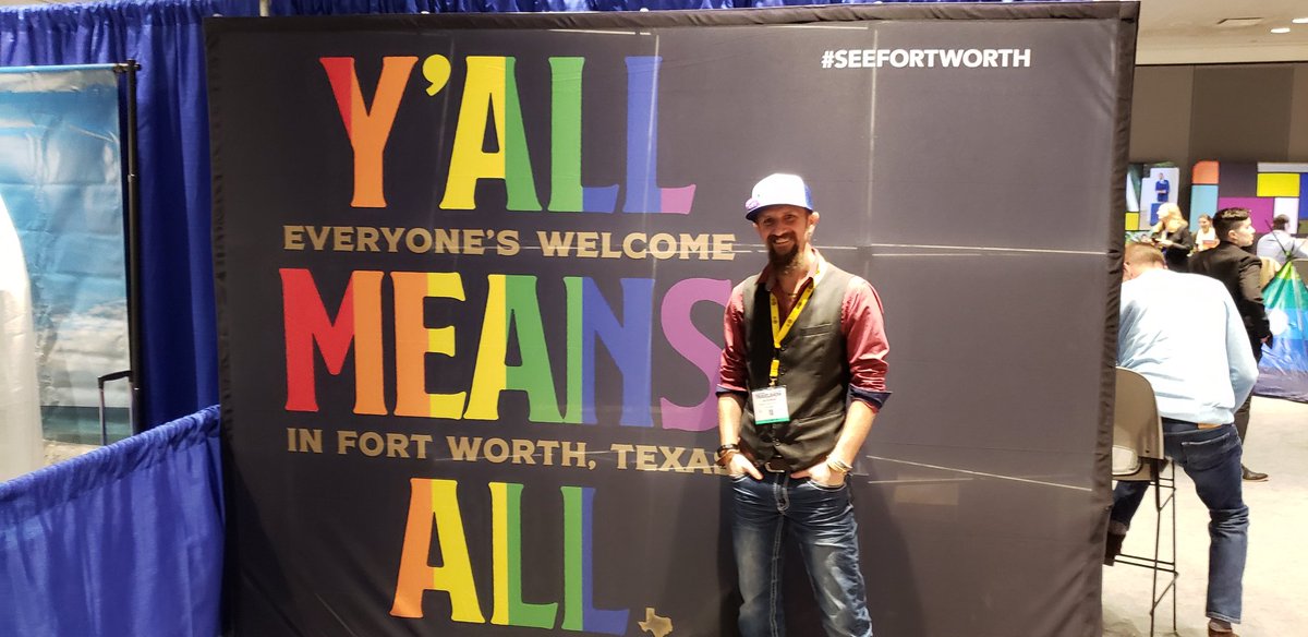 ZacharyMoses's tweet photo. I absolutely LOVE this sign!!❤️ Way to go Fort Worth Texas! We need to bring this message of love home to Utah!! #utpol #utleg #moses2020 #PartTheRedSea https://t.co/U1VXsMVSBI