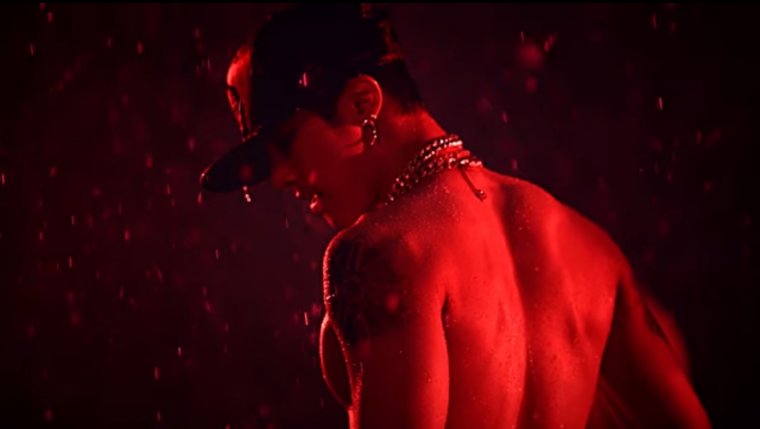 Amo el vídeo d unbreakable recuerdo el primero q vi al buscar información sobre el hermoso 🔥🔥😍 hoy me sorprendió aunque no debería, q haters han entrado como avalancha a dejar odio por lo visto jamás se cansarán ..please dejemos mucho amor para él 💪🤗
youtu.be/mPXaR2s7Y900