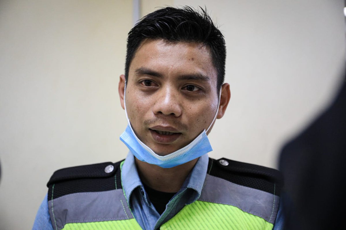 dishub_aceh's tweet photo. Pada saat yang sama, Surya Bunayya (Assistant Manager of Terminal &amp; Landside Service @BTJ_AP2) menegaskan, pemeriksaan di terminal kedatangan luar negeri diperketat. Hal ini sesuai Surat Edaran @djpu15 ttg perketat pengawasan bandara internasional cegah wabah pneumoni berat. https://t.co/TlaftQLP56