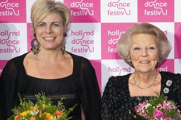 Louise G Princess Beatrix And Princess Laurentien Of The Netherlands Attended The Opening Of The 17th Edition Of Holland Dance Festival At The Zuiderstrandtheater In The Hague T Co 6lqny2bsel T Co 1ke9im6rai