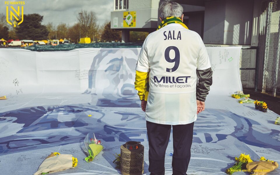 Mordu2OM's tweet photo. #RiPEmi : Hommage avant #FCNFCGB 

Séquence émotion garantie sur BeIN Sports 1 à 17h00.

En marge du match Nantes - Bordeaux, une série d’hommages va être rendue à Emiliano Sala, disparu l’an dernier et qui a évolué dans les deux clubs adversaires du jour. 🙏 https://t.co/bi5YlARPmo