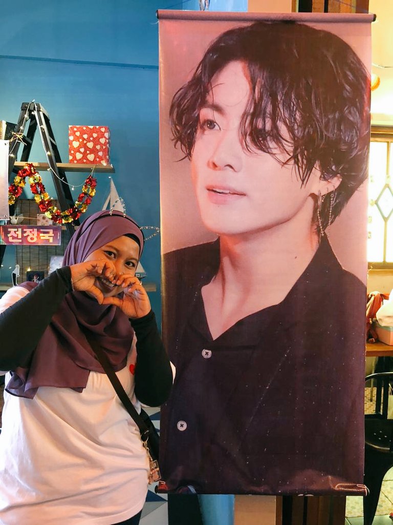 tatataeza's tweet photo. Thanks for coming and for freebies..
Hope to see you guys again💜
@abbyniz @V_RoraLofa52 @nfhazwani @tatataeza @FarhanahNatasha @nisakookvmin @TaegiWifee_ @ddaenguboi @hajar0622 @Mayamiacamelia @wafinminnie @Kimtaetacik @minapark_09 and everyone..
#FatedToYouinAOR https://t.co/PvJDxAXfQd
