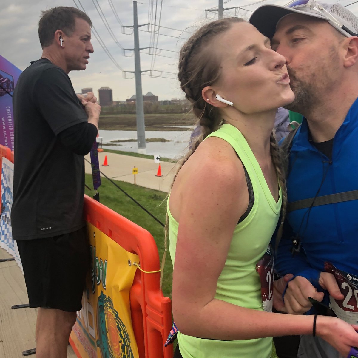 BrewKrewDad's tweet photo. ⁦@Kbrew1217⁩ finishing 13.1 at the Dallas Ultra Expedition. The things we do for our DAUGHTERS. Great moment being there for her. Wife asked who the guy in the back was. ⁦@TroyAikman⁩ she is a CHIEFS fan / KS Girl. https://t.co/IBvi3tELwf