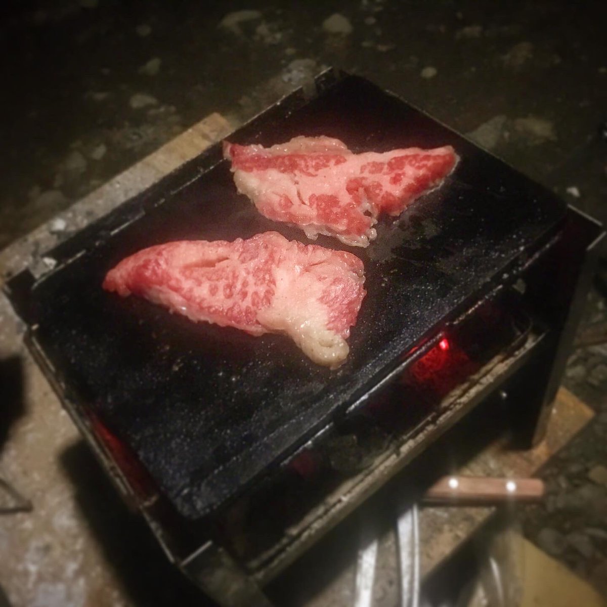 ぴかるん ソロキャンパー 夜は焼肉もやってやったんだぜ お肉は聖蹟桜ヶ丘にある平澤商店の上質で新鮮な肉だ Camp ソロキャンプ キャンプ好きと繋がりたい キャンプ飯 焼肉 国産牛カルビ 牛ホルモン 牛ハラミ 平澤商店 聖蹟桜ヶ丘 ひらさわ