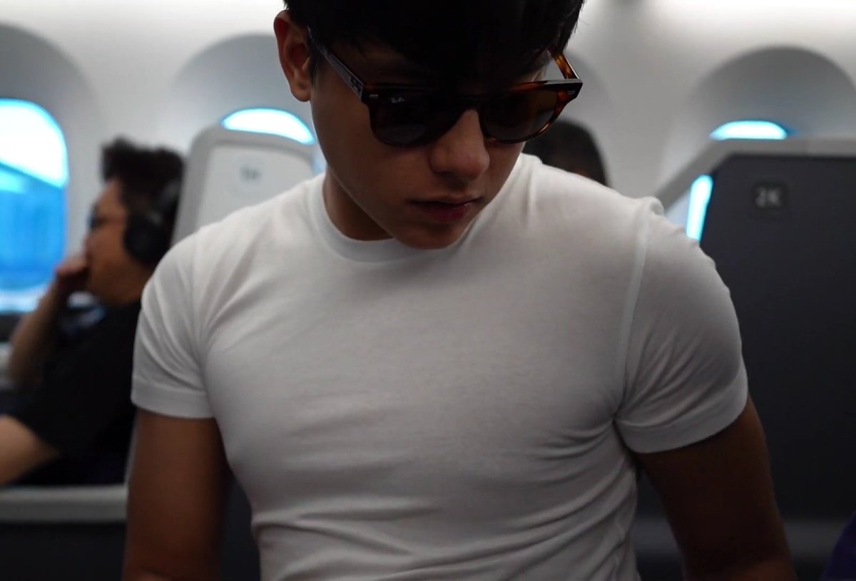 notbeyax's tweet photo. Kathryn's favorite plane seatmate. 🥺💙

#EverydayKath https://t.co/rd1RUbVoE7