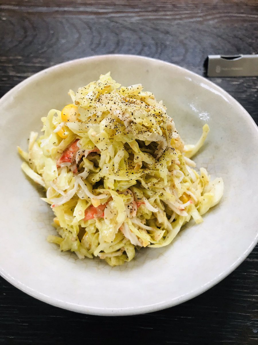 cumaronia's tweet photo. 休日のブランチ
コールスロー、イカ墨パスタオマージュ岩海苔パスタ
これでほぼ冷蔵庫の余分なもの使い切り
#冷蔵庫にあるもの　#パスタ https://t.co/W2Ptm9XX6v