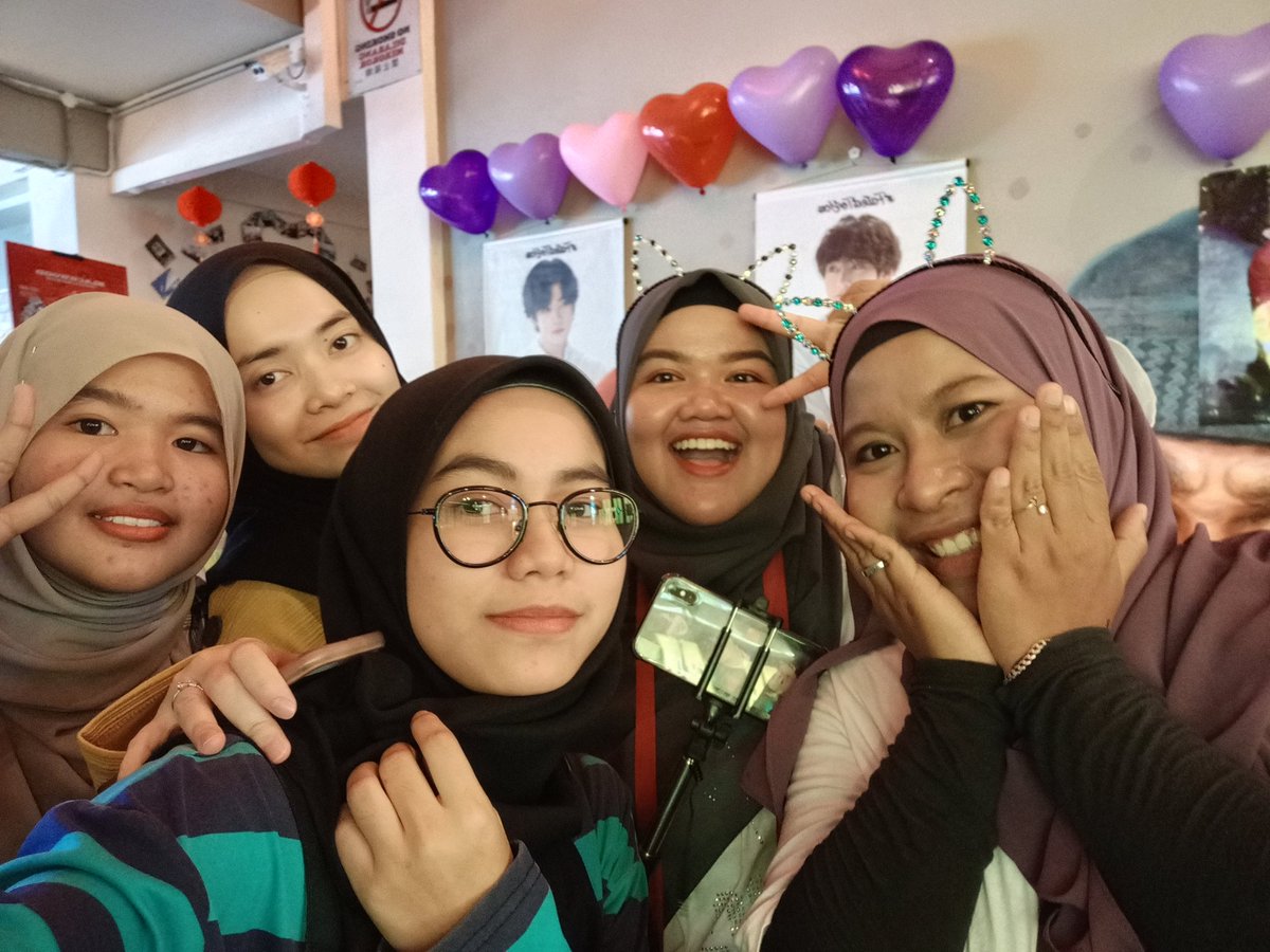 AinaFeeya's tweet photo. Thanks for today and freebies too❤❤💜💜💓💓
#FatedToYouinAOR
@btsarmyeventAOR
@FarhanahNatasha @tatataeza @AinaFeeya @abbyniz @taeot7admirer @nfhazwani @V_RoraLofa52 @nisakookvmin @TaegiWifee_ @hajar0622 @kho_chika @y_n_39 @tatataeza @Mayamiacamelia https://t.co/TEUbqJHLxD