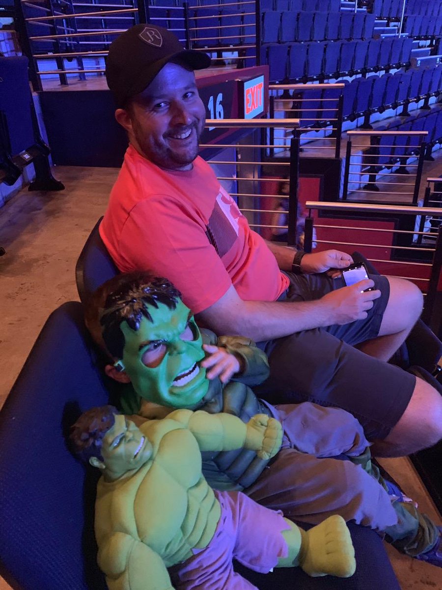 rickyrob8's tweet photo. #marveluniverselive https://t.co/BBJmBcV3iD