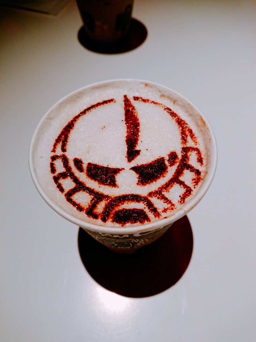 MTRunners's tweet photo. 今日は秋葉原のガンダムカフェで、シャアザクソイラテいただいた(*^^*)
#ガンダム https://t.co/3ikpgUa9jH