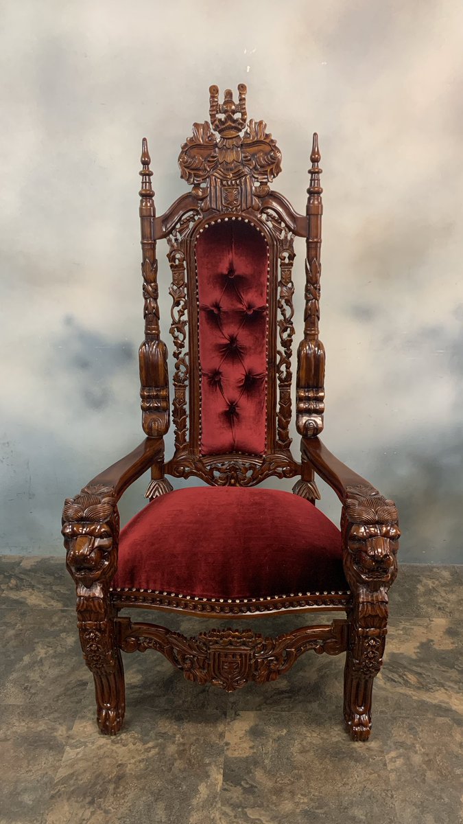 まさ 今日はるおさんカルデアに参加してました とりあえず我が魔王っぽいな と思った椅子といただいたお菓子とアフターのパスタ