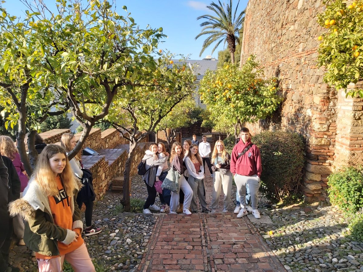 VarndeanMFL's tweet photo. Sun at last in Malaga for @VarndeanSchool Spanish Students 😊 ☀️ https://t.co/NvBDgV7NMe