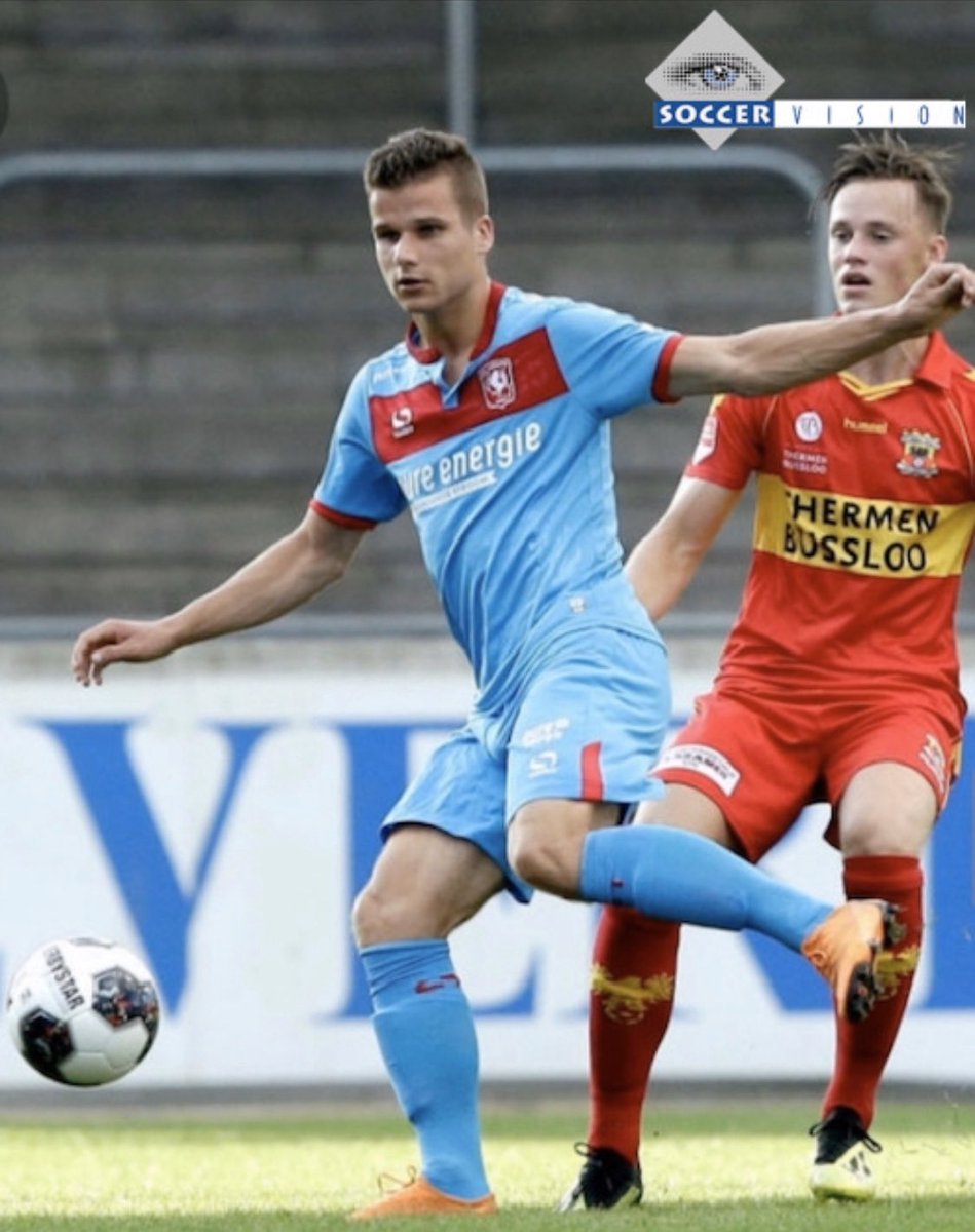 We zijn verheugd te melden dat <a href="/TimvandeSchepop/">Tim van de Schepop</a> heeft gekozen voor het begeleidingsteam van Soccer Vision !
Tim speelt momenteel in de Regionalliga Nord bij de SSV Jeddeloh en staat met 12 goals op de tweede plaats van de topscorerslijst. 
Welkom Tim !