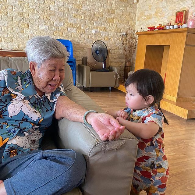 vainlyv's tweet photo. Negotiating tv rights. https://t.co/E5373EScUi https://t.co/hRRHcfSw8z